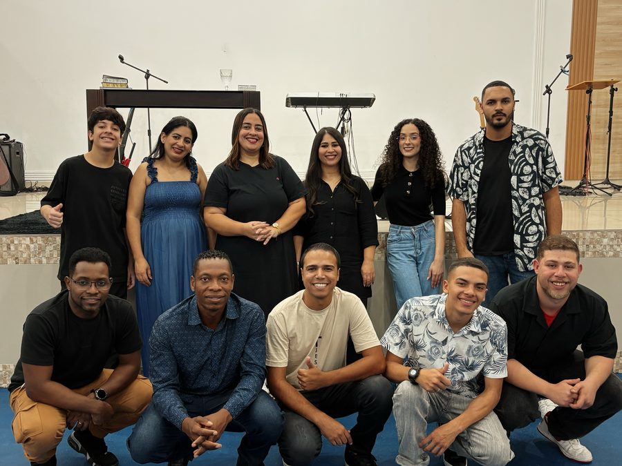 Equipe do Ministério de Louvor e Adoração da CEDP